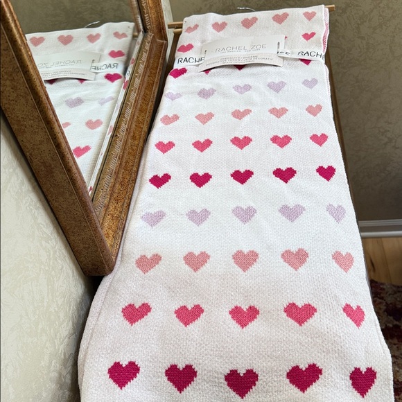 Rachel Zoe White Throw with Pink and Red Heart Pattern. Oversized 50” x 70”. - Picture 8 of 14
